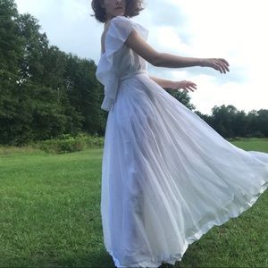 SOLD Dreamy 1970’s white dress with an open back